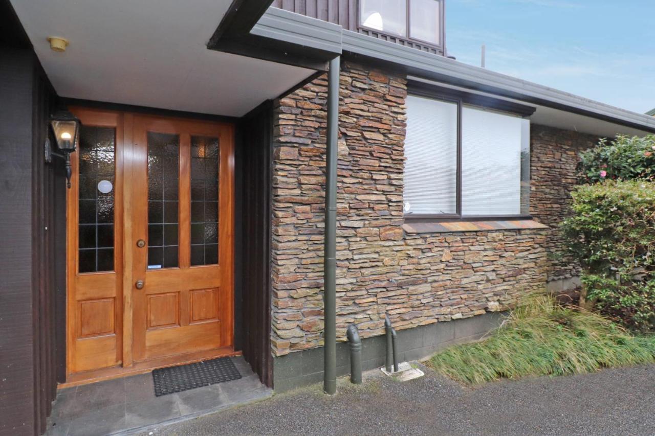 Quiet Family Home In Chedworth Hamilton Camera foto