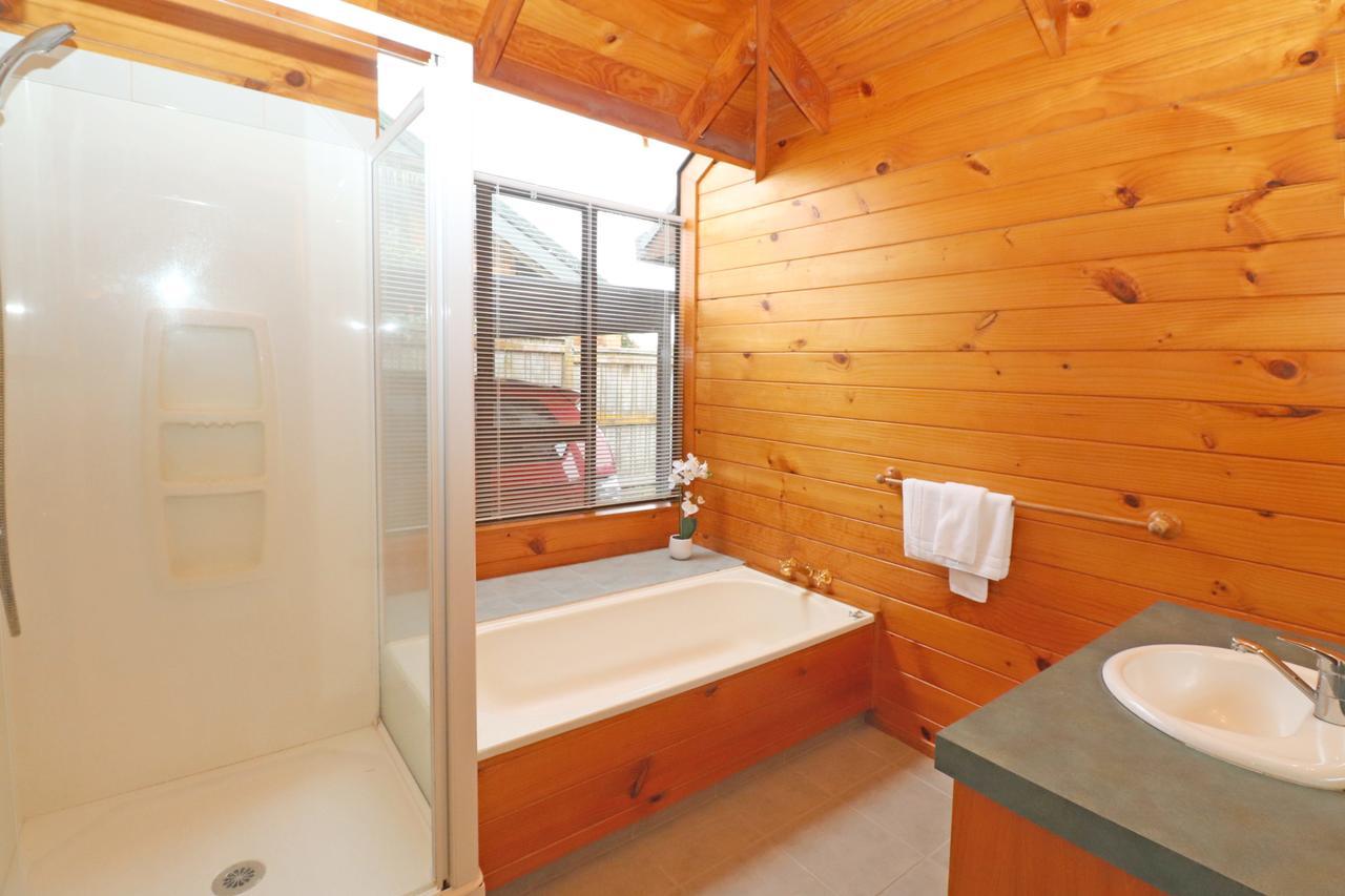 Quiet Family Home In Chedworth Hamilton Camera foto