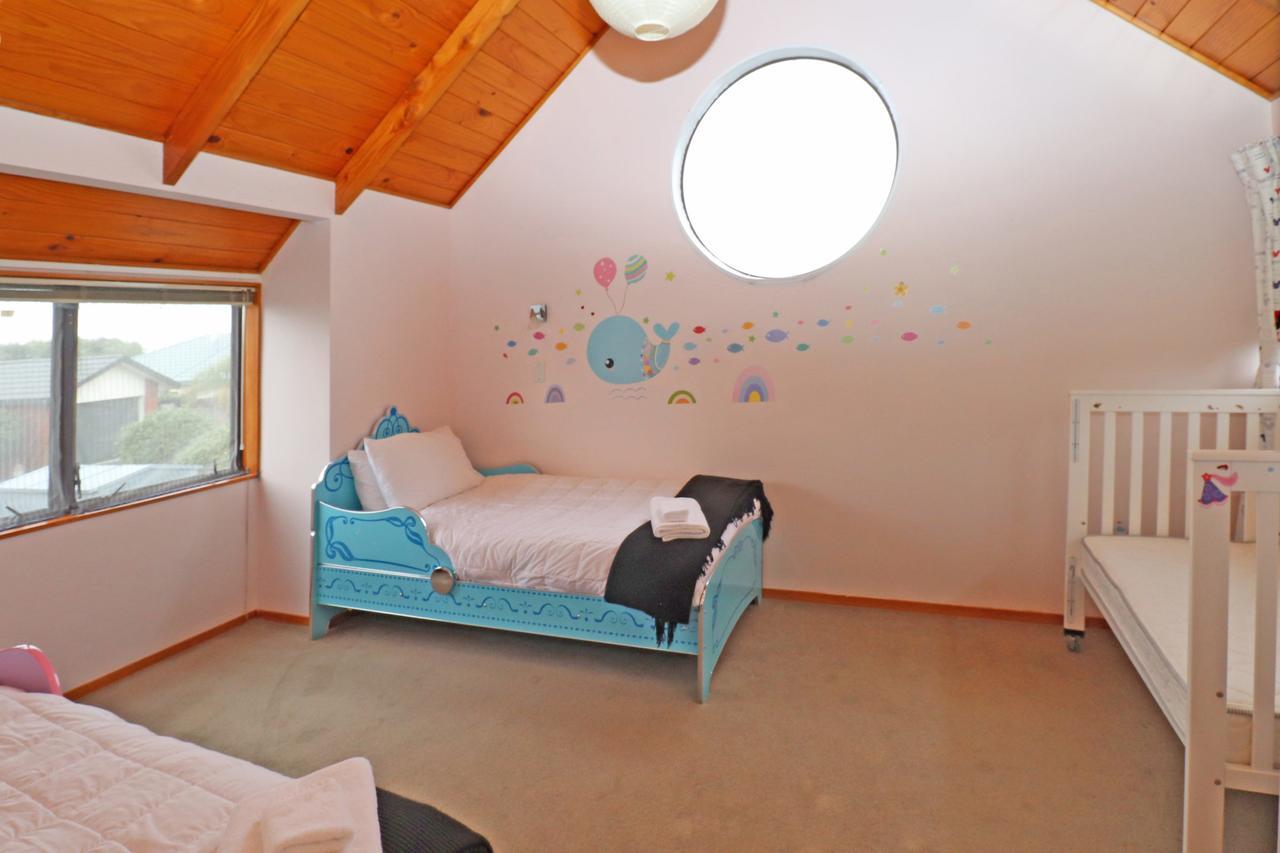 Quiet Family Home In Chedworth Hamilton Camera foto