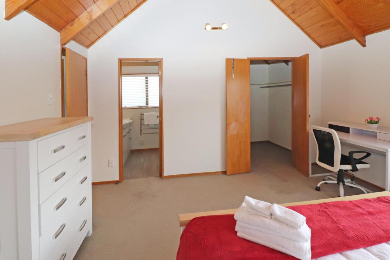 Quiet Family Home In Chedworth Hamilton Esterno foto