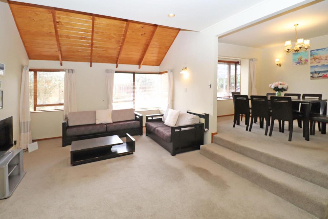 Quiet Family Home In Chedworth Hamilton Esterno foto