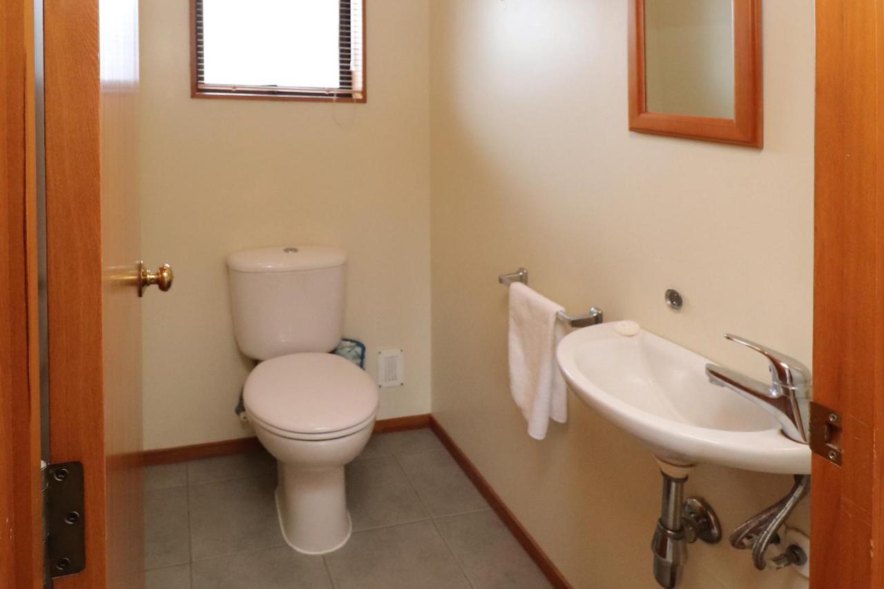 Quiet Family Home In Chedworth Hamilton Camera foto